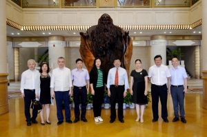 澳門科技大學中醫(yī)藥考察團到仁和集團參觀考察